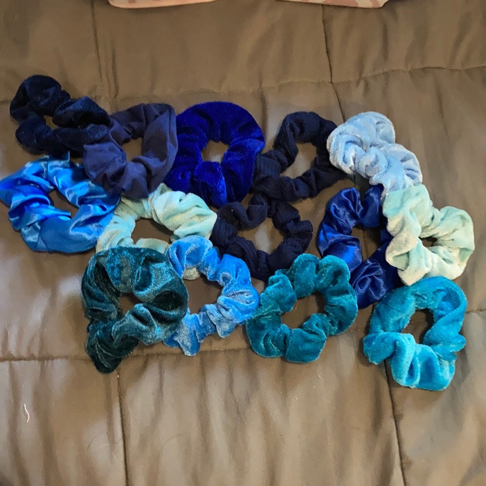14 pcs blue scrunchies